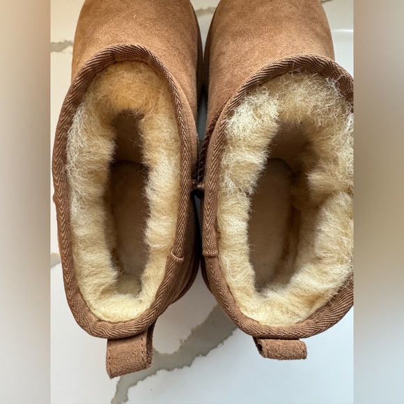 UGG Classic Ultra Mini - Picture 7 of 11